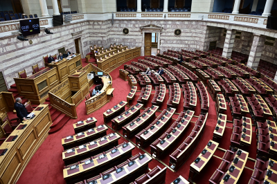 Βουλή: Η προϋπόθεση ώστε η επιστολική ψήφος να είναι σύμφωνη με το Σύνταγμα