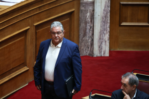 Κουτσούμπας: Πήγε ο «κομάντο» του γλυκού νερού, ο κ. Πλεύρης και του έκανε pushback ο Χαφτάρ
