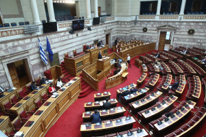 Χρυσοχοΐδης: «Ξεκινάνε σύντομα οι πρώτες μονάδες φροντίδας για εγκεφαλικά» - Ψηφίστηκε το νομοσχέδιο