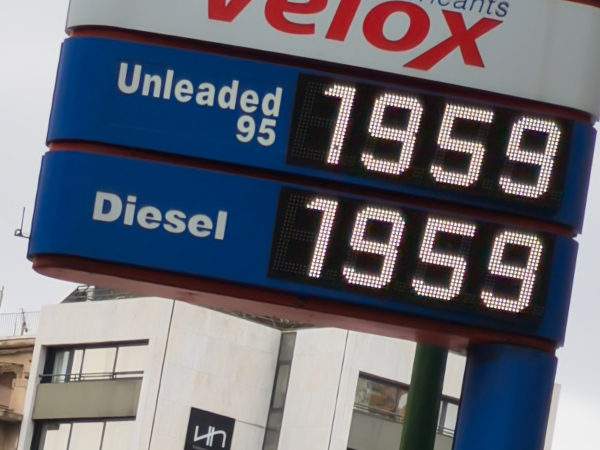 Το ενεργειακό κύμα ανατιμήσεων πλήττει καύσιμα και ηλεκτρικό ρεύμα