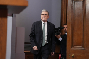 Στάρμερ: Δεν θα ενδώσω στις πιέσεις Τραμπ