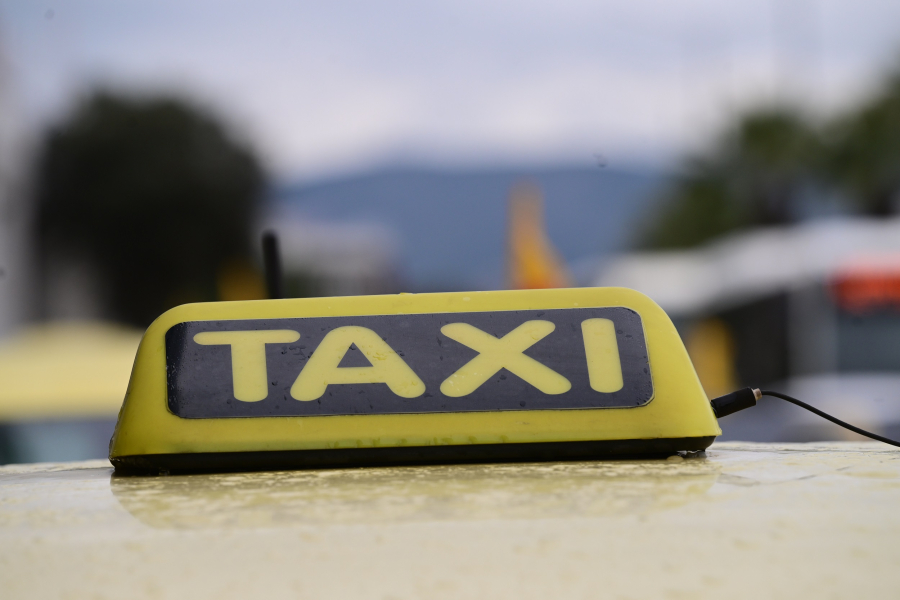 Εξαφάνιση 14χρονου στον Άγιο Νικόλαο - Επιβιβάστηκε σε ταξί με άγνωστο άνδρα