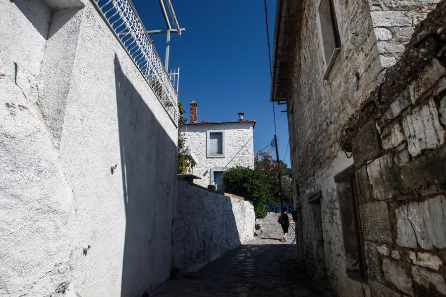 Αφιέρωμα CNBC για την Ελλάδα που παλεύει με την πληθυσμιακή κατάρρευση