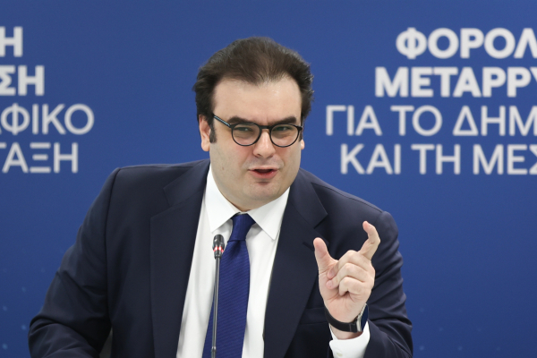 Ο Κυριάκος Πιερρακάκης για ακρίβεια, συντάξεις και μειώσεις φόρων