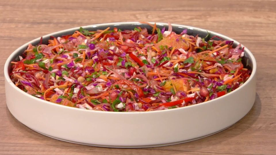 Η πιο δροσερή, πολύχρωμη και αρωματική σαλάτα για το πασχαλινό τραπέζι