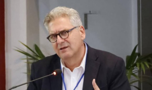 Άρχισαν οι γκρίνιες στο ΠΑΣΟΚ για την Επιτροπή Διεύρυνσης