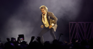 Ο Rod Stewart στην Αθήνα: Τι ώρα θα βγει στη σκηνή - Οδηγίες πρόσβασης