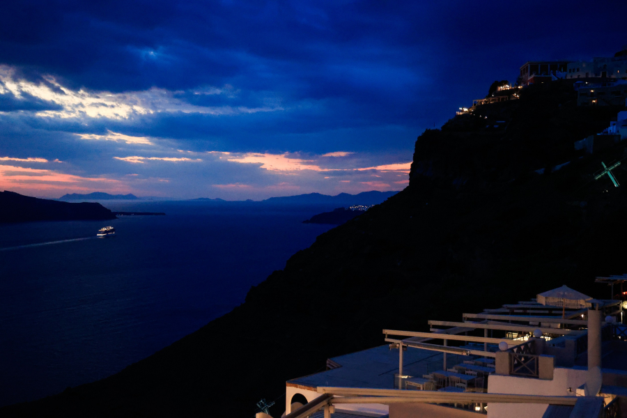 Σεισμός τώρα ανάμεσα σε Σαντορίνη και Ανάφη