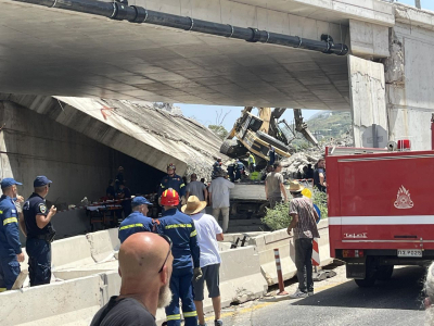 Πτώση γέφυρας στην Πάτρα: Ένας νεκρός και ένας σοβαρά τραυματίας, πληροφορίες για εγκλωβισμένους