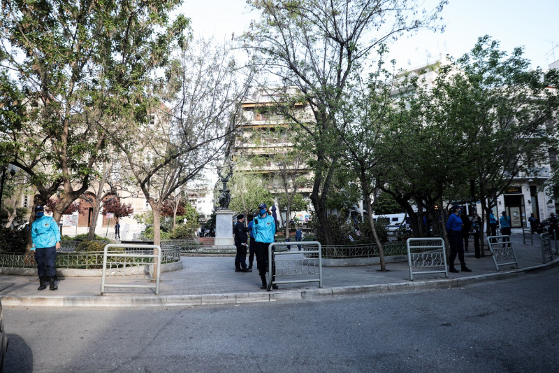 Viral το τραγούδι με την διάσημη ατάκα: «Κάνουν σεξ στις πυλωτές»