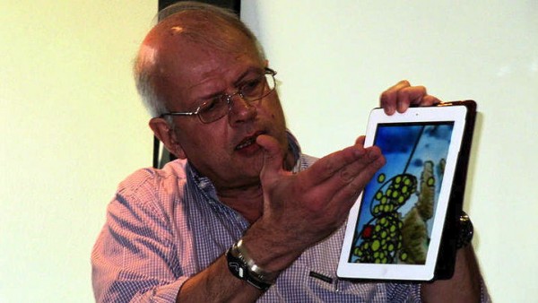 Ο καθηγητής Άκης Τσελέντης δεν επιβιβάστηκε στο μοιραίο αεροπλάνο που κατέπεσε στο Ιράν