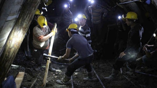 Έξι ανθρακωρύχοι έχασαν τη ζωή τους από κατάρρευση στοάς σε ορυχείο