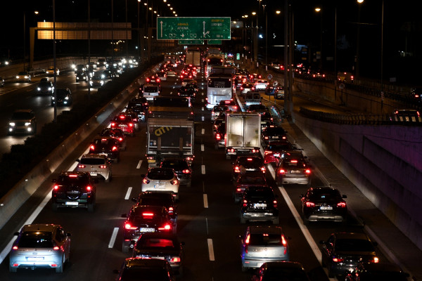 Αττική: Η μεγαλύτερη κίνηση των τελευταίων δυο ετών - Ξεπέρασε την παραμονή των Χριστουγέννων!