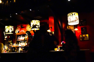 Χατζηδάκης: «80% των ιδιοκτητών μπαρ πλήρωναν λιγότερους φόρους από τους υπαλλήλους»