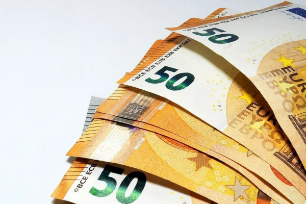 Επίδομα παιδιού Α21: Μένουν εκτός χιλιάδες δικαιούχοι, τα ποσά ανάλογα με την κατηγορία