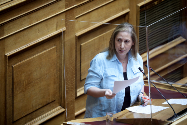 Ξενογιαννακοπούλου: «Εμπαιγμός και προσβολή η αύξηση κατά 2% του κατώτατου μισθού»