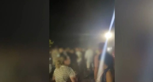 Άγριο ξύλο σε πανηγύρι στα Σιταράλωνα: Παρενέβη η Γωγώ Τσαμπά (βίντεο)