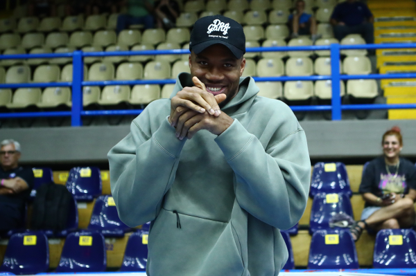 Η Αρχή για το Ξέπλυμα, οι επενδύσεις των Αντετοκούνμπο στο real estate, η Novacop Energy, το ΔΑΑ, η Aktor LNG, η HELLENiQ Petroleum και η Cosmote και το Shares2You της Deutsche Telekom