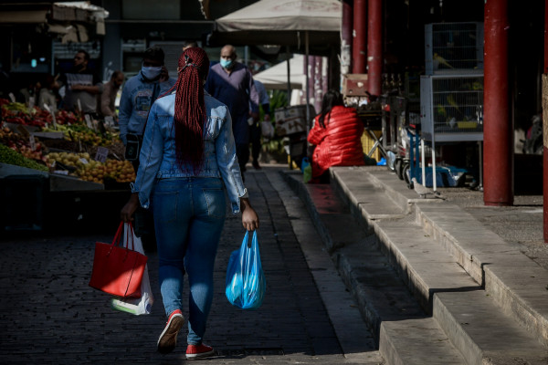 Ψώνια με click away τα Χριστούγεννα: Παραλαβή από το κατάστημα με ραντεβού!