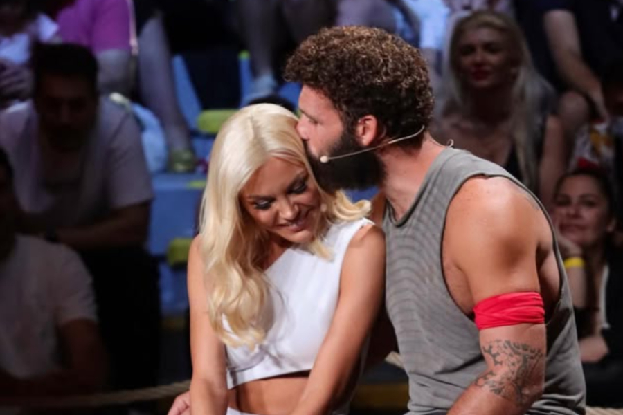 Στα δικαστήρια ο Στάθης Σχίζας με φιλικό πρόσωπο της Αλεξάνδρας Παναγιώταρου