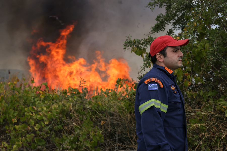 Φωτιά τώρα στο Ηράκλειο, ήχησε «112» - Νέες εικόνες από το πύρινο μέτωπο