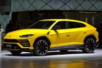 Παράτησε Lamborghini Urus σε στάση λεωφορείου και το έσκασε... με τα πόδια για να γλυτώσει αλκοτέστ