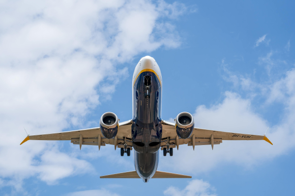 «Καθηλώνουν» αεροπλάνα λόγω του κόστους, «κόβονται» δρομολόγια - Προβλήματα στις μεταφορές