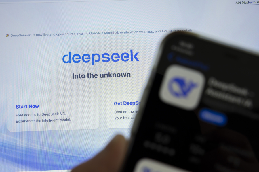 DeepSeek: «Τσουνάμι» selloff - Έχασαν 1 τρισ. δολάρια οι κολοσσοί τεχνολογίας