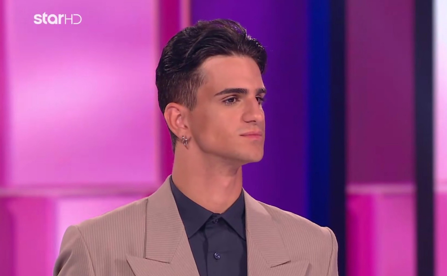 GNTM 6: Όγδοη αποχώρηση – Ο Νάρκισσος δεν κατάφερε να ισορροπήσει στην σανίδα του surf