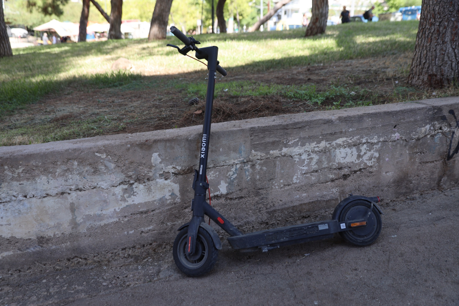 Ελεύθερη αφέθηκε η οδηγός που παρέσυρε τον 12χρονο με το πατίνι του