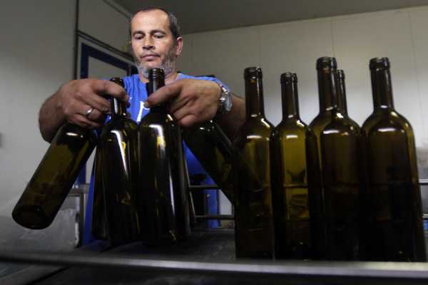 Προβλήματα παρά έσοδα έφερε ο νέος φόρος στο κρασί