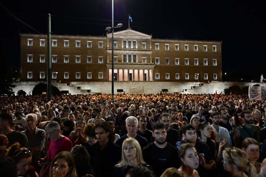 Μεγάλες συγκεντρώσεις σε όλη την Ελλάδα για «δικαιοσύνη» στα Τέμπη