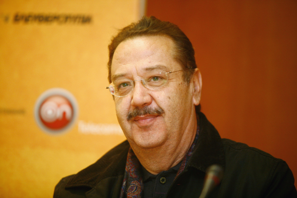 Ξεσπά κατά του Λιγνάδη ο Τάσος Κωστής: «Κακοποίησε παιδικές ψυχές» (βίντεο)