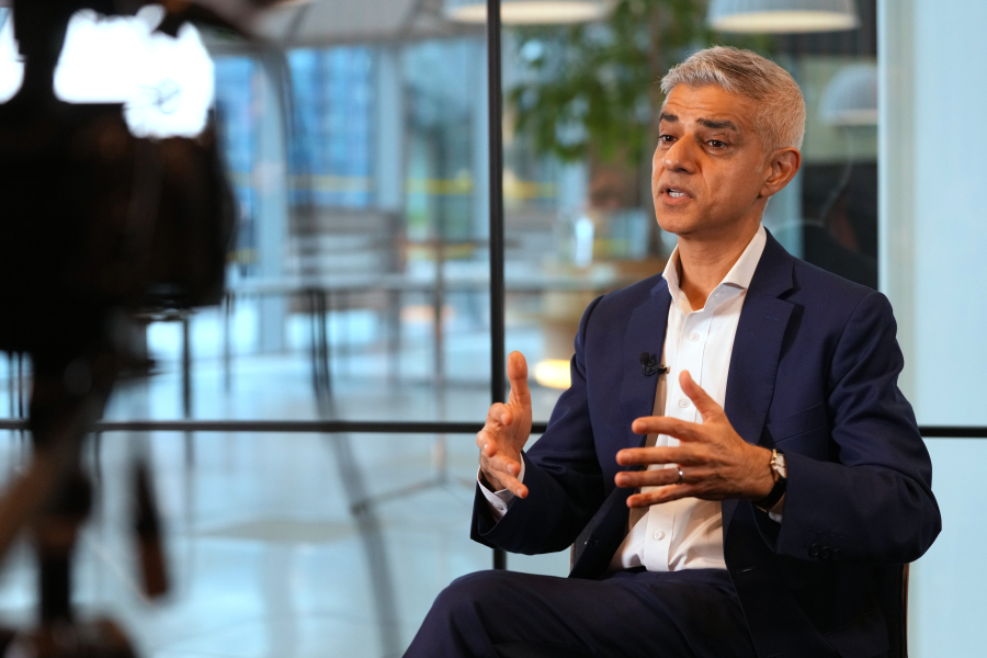 Μεγάλη Βρετανία: Φόβοι για μαζική ανεργία εξαιτίας της Τεχνητής Νοημοσύνης