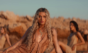 Η Antigoni παρουσιάζει το music βίντεο του «OUD» με άρωμα Κύπρου