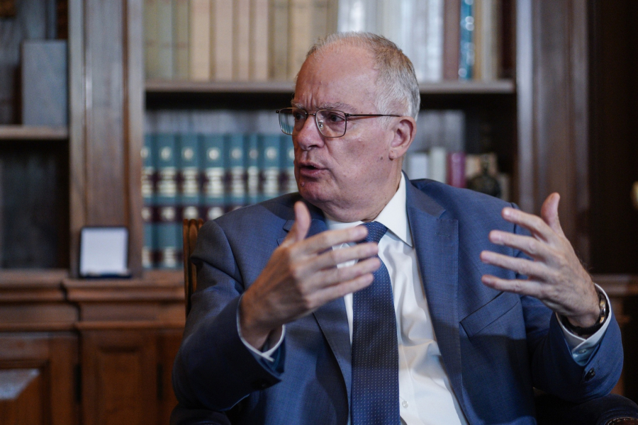 Ο Κωνσταντίνος Τασούλας αυξάνει τις μετοχές του