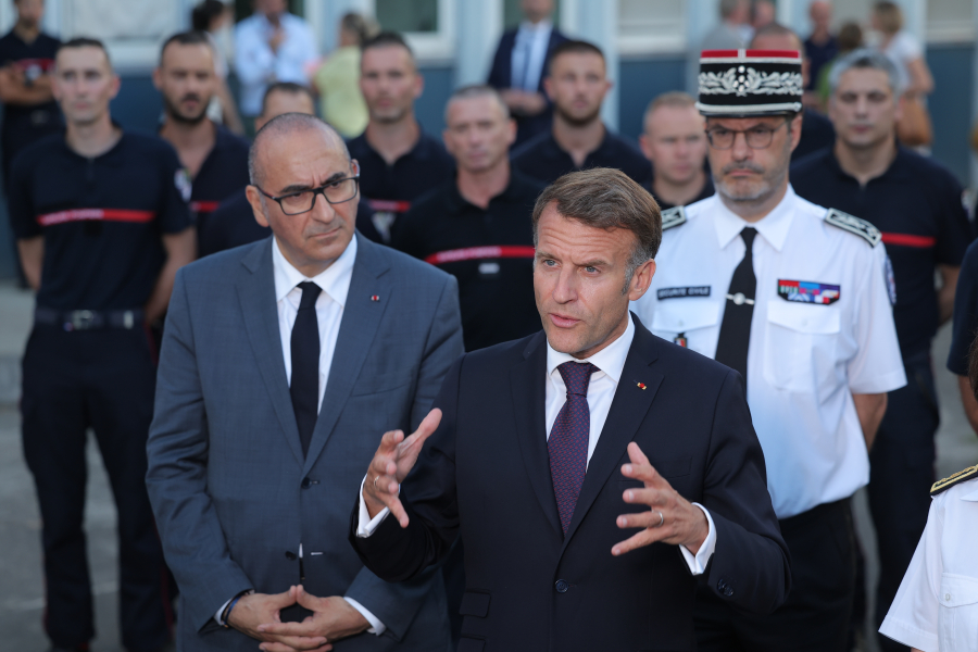 Μαζικές διαδηλώσεις και επεισόδια στη Γαλλία: Υπέβαλε παραίτηση ο υπ. Εσωτερικών, δεν έγινε δεκτή από Μακρόν