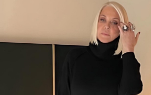 Η Ρούλα Κορομηλά έκανε τον εαυτό της… σκίτσο – Η ανάρτησή της