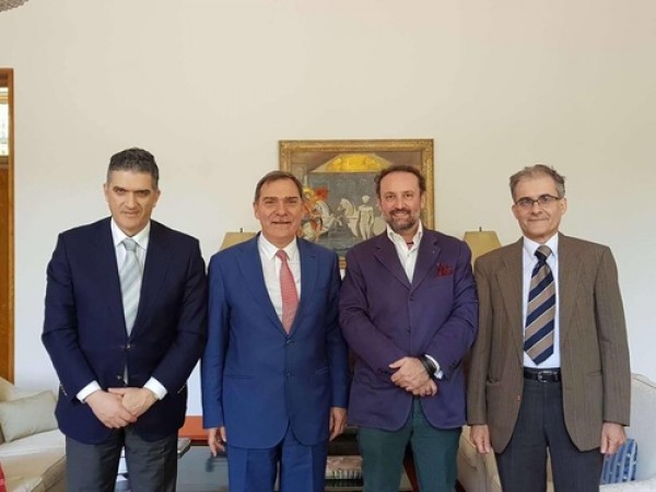 Επαφές με την Ελληνική Πρεσβεία στο Πεκίνο για τον Δήμο Ηρακλείου