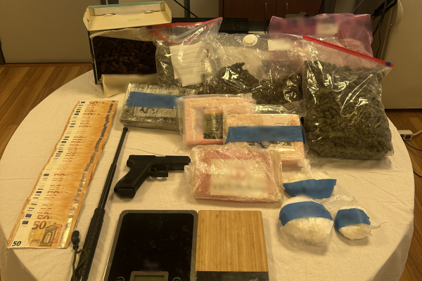 Εγκληματική οργάνωση διακινούσε ναρκωτικά και όπλα σε Αττική, Θεσσαλονίκη και Κρήτη - 8 συλλήψεις