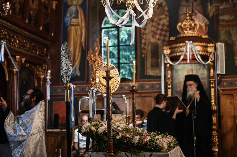 Το «μυστήριο» του Θοδωρή: Τελικά πότε γιορτάζει;