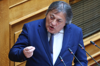 Ενός Αυλωνίτη μύρια έπονται...