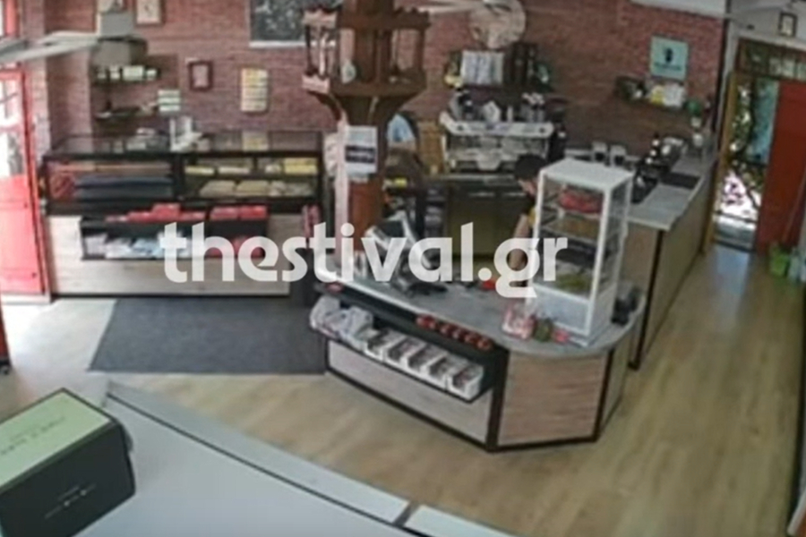 Η στιγμή που ο σεισμός των 5,3 Ρίχτερ «χτυπά» το Άγιο Όρος (Βίντεο)