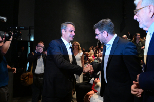Το τηλεφώνημα Μητσοτάκη σε Ανδρουλάκη