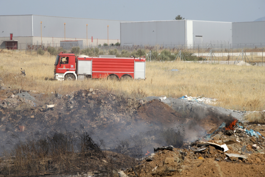 Τιθασεύτηκαν οι φλόγες σε Αυλώνα και Νεοχωρούδα - Πάνω από 50 οι πυρκαγιές του τελευταίου 24ώρου