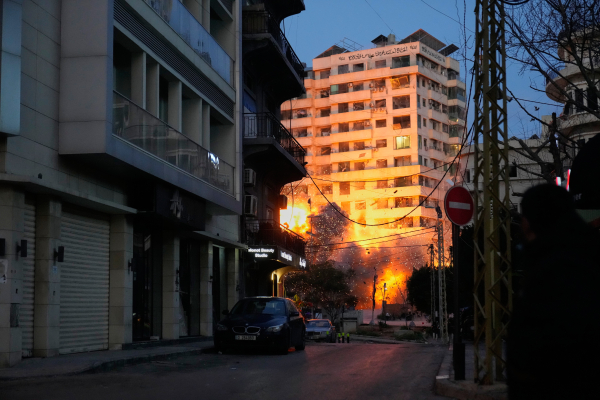 Το Ιράν απειλεί με αντίποινα για την δολοφονία του Λαριτζανί - Οι Ισραηλινοί ισοπέδωσαν πολυκατοικία στη Βηρυττό