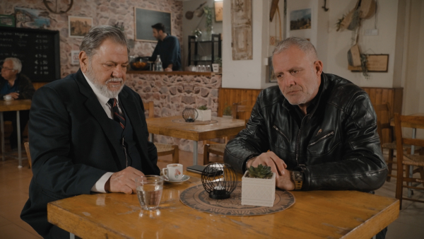 «Η Γη της Ελιάς»: Ο Στάθης αρπάζει τον Γιώργη από τον γιακά και απαιτεί να ακυρώσει τον γάμο του