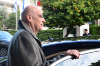 Ποιοι στοχοποιούν τον Δένδια;