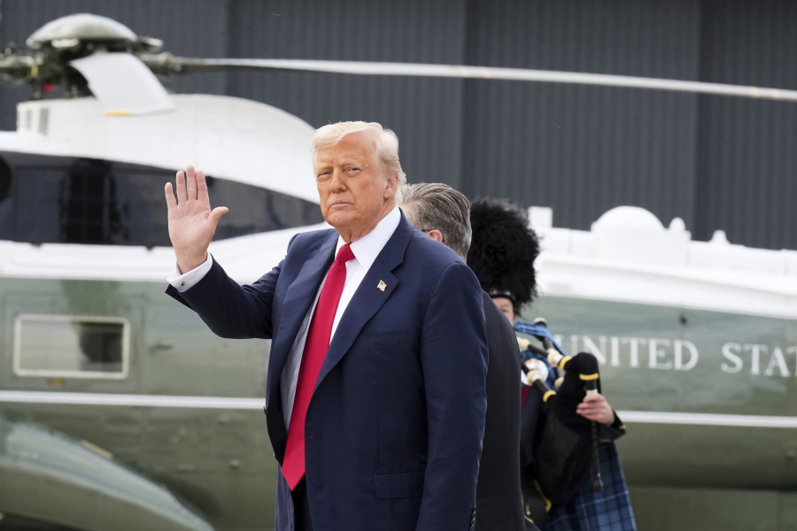 Στάχτη στα μάτια της… Γάζας: Ο Τραμπ εγκρίνει νέα ανθρωπιστική βοήθεια και «κλείνει το μάτι» στο Ισραήλ