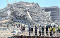 Σεισμός στη Μιανμάρ: Ψάχνουν επιζώντες στα ερείπια - Φόβοι για 10.000 νεκρούς